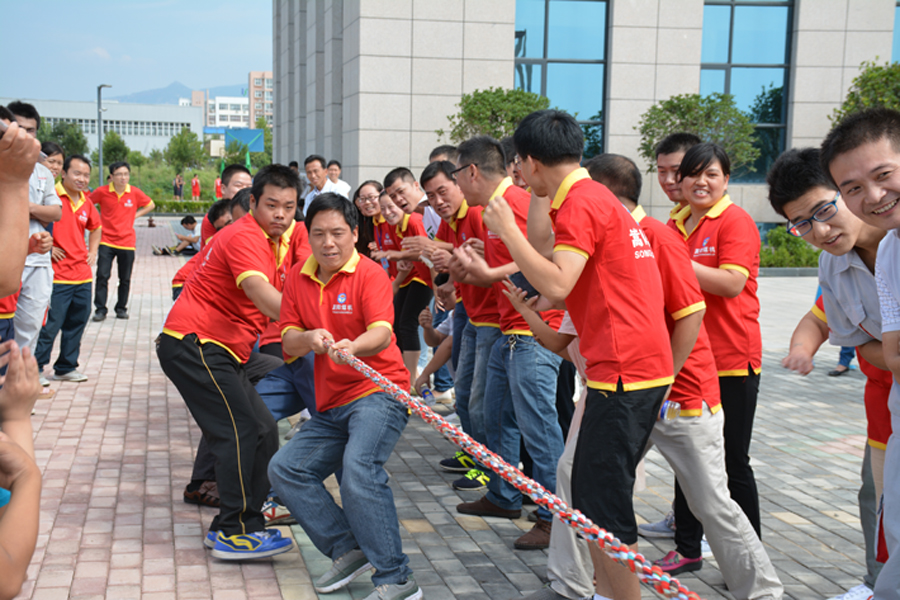 嵩陽煤機(jī)“團(tuán)隊(duì)競技，獻(xiàn)禮閱兵”